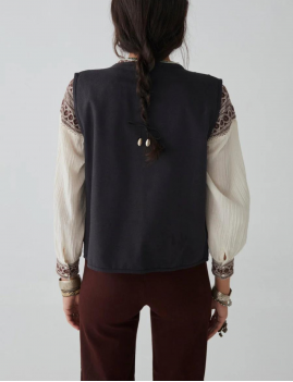 Veste sans manches brodée tendance PAYAL MAISON HÔTEL - Boutique L'anana(s)
